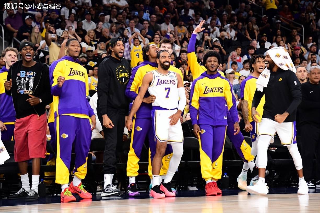 邱贻可谈成就感！执教孙颖莎，赢球站上领奖台，升国旗奏国歌（邱贻可分享成就感：执教孙颖莎取胜登台，国旗升起国歌响起）