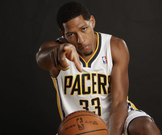 马竞公布本轮联赛大名单：格列兹曼、阿尔瓦雷斯在列，巴埃纳缺阵（马竞发布本轮名单：格列兹曼、阿尔瓦雷斯入选，巴埃纳无缘出战）