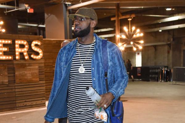 莱万西甲生涯进74球，同期单一联赛进球数仅次于哈兰德和凯恩（莱万西甲累计74球，同期单联赛进球数仅逊哈兰德与凯恩）