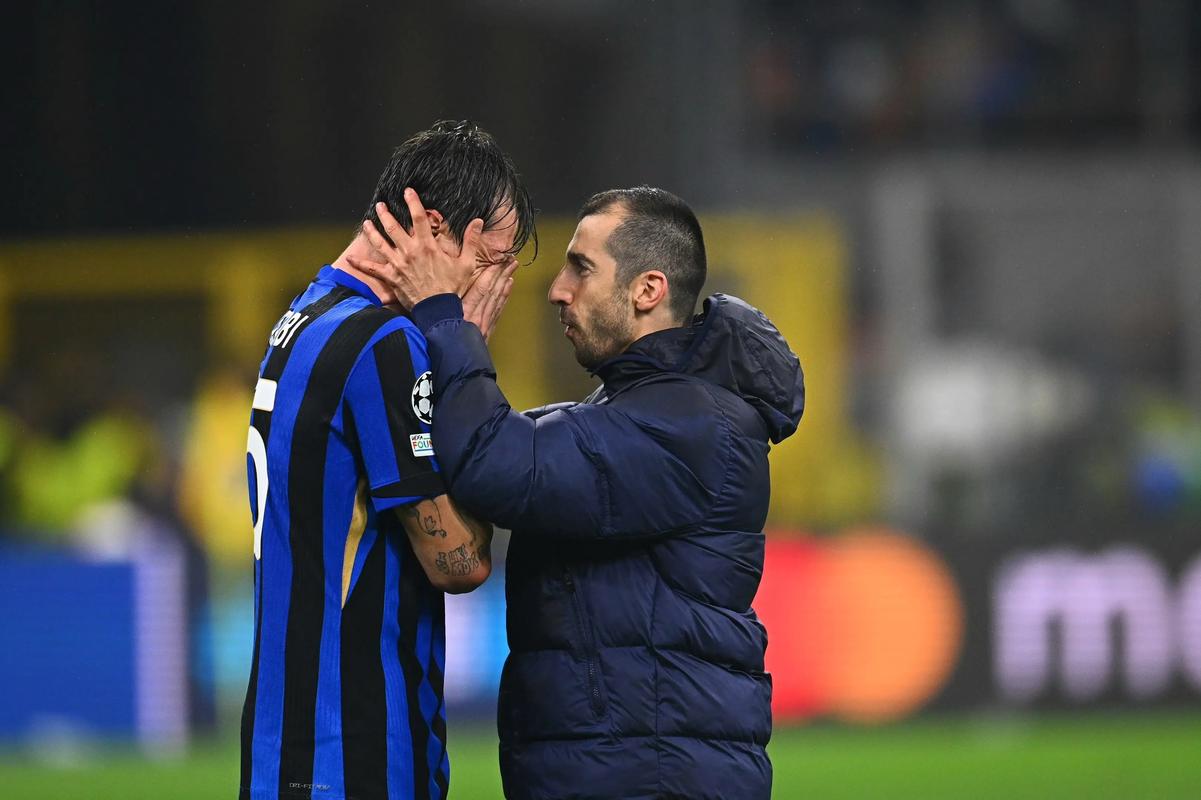 米体：家乡球队维亚雷焦深陷低迷，里皮对球员讲话鼓励他们（米体：维亚雷焦陷低谷，里皮向全队致辞鼓劲）