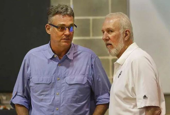 西甲-进球大战！安东尼闪击费兰半场戴帽 巴萨5-3贝蒂斯（西甲联赛：巴萨5-3力克贝蒂斯 安东尼闪电破门 费兰半场上演帽子戏法）