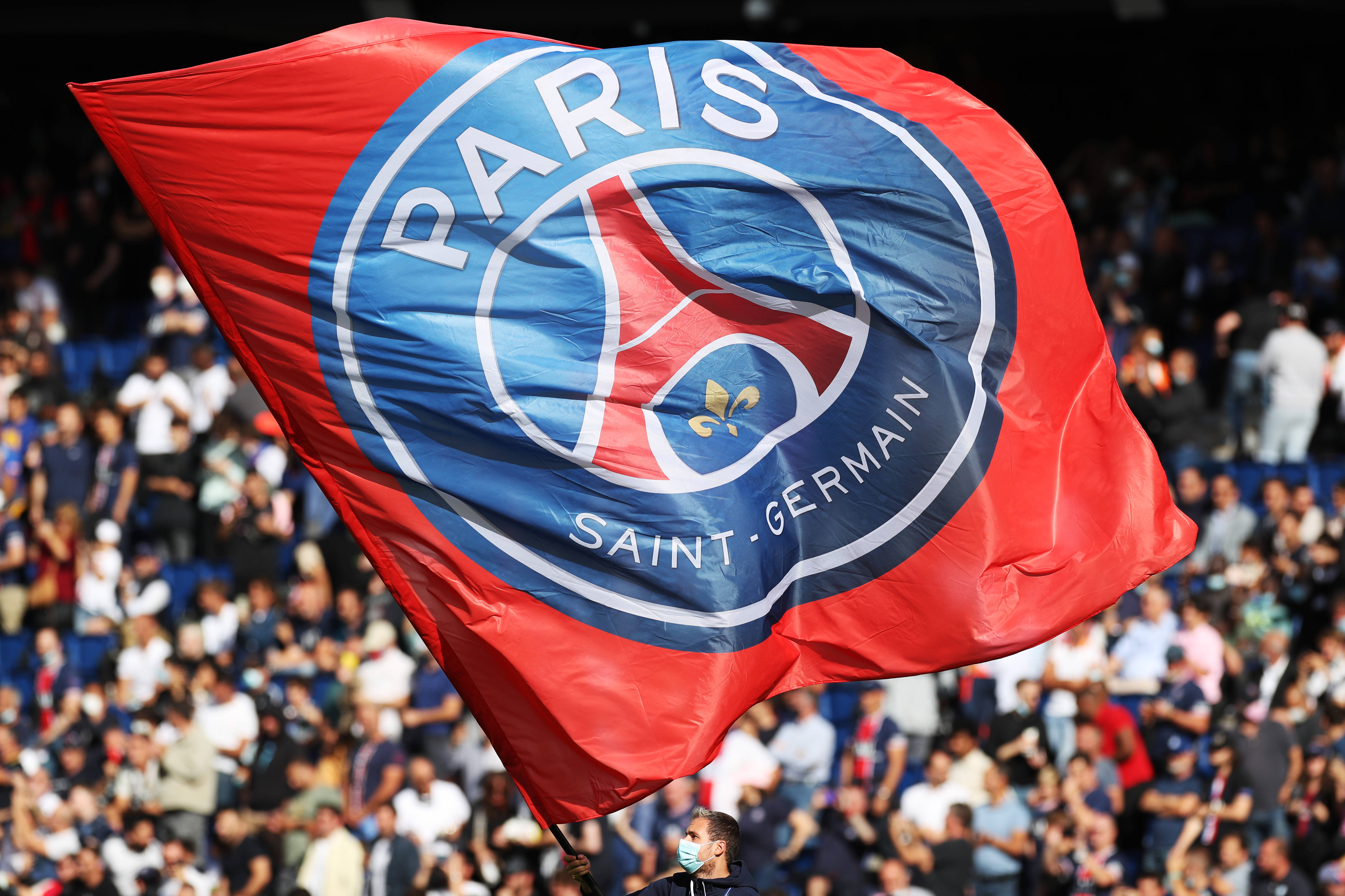 西甲半场：两队门将均状态上佳连扑好球，赫塔菲0-0埃尔切（西甲半场：双方门将神勇频献扑救，赫塔菲0-0埃尔切）