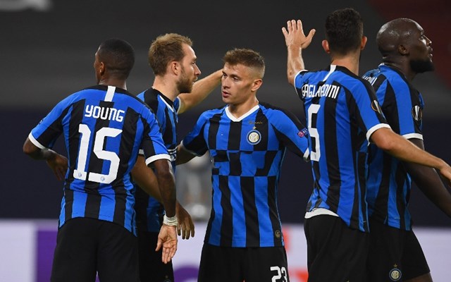 欧足联谈迪亚斯红牌：与对手腿部有强烈不合理接触，危及安全（欧足联回应迪亚斯红牌：对手腿部遭过度不当接触，存在安全风险）