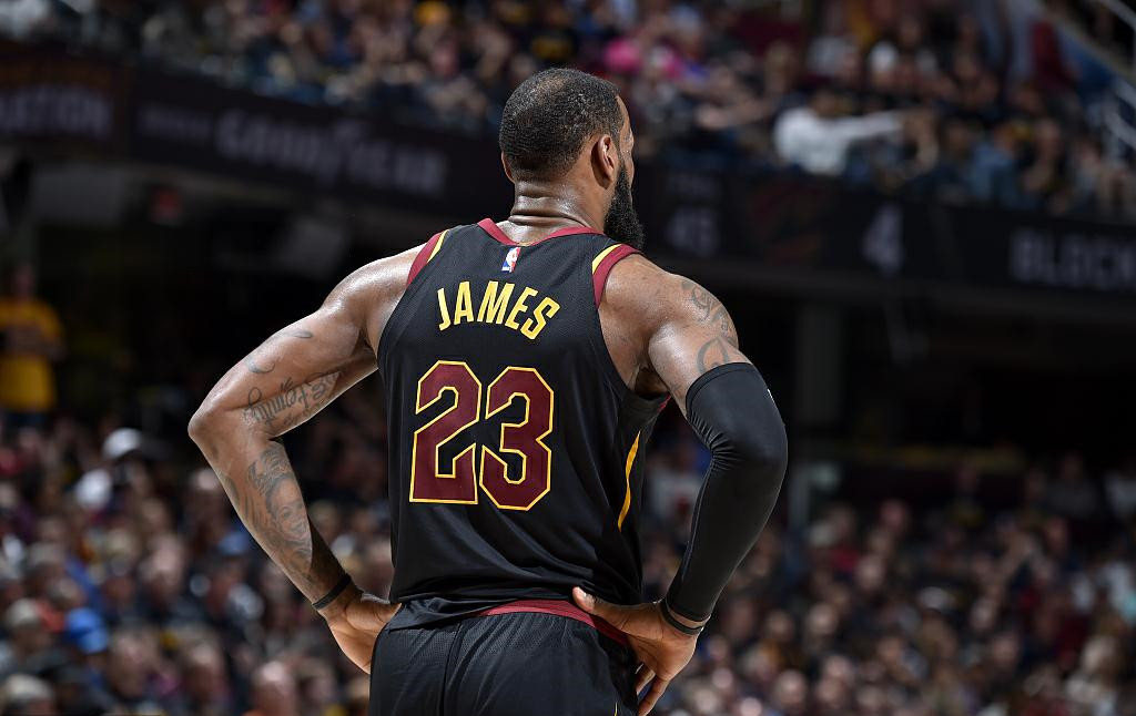 默森：斯凯利在防守时走神了，不过卡尔的进球确实精彩绝伦（默森：斯凯利防守走神，但卡尔这粒进球堪称惊艳）