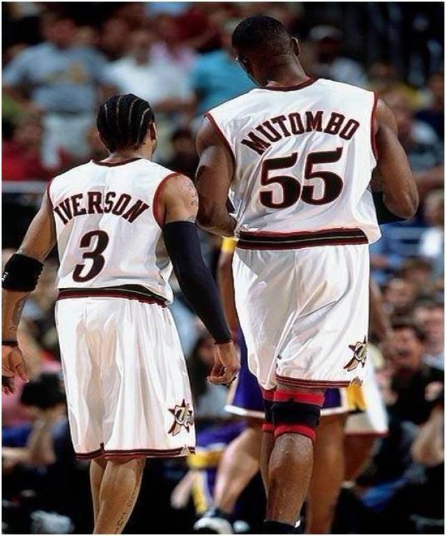 欧冠淘汰赛前瞻：巴萨客场挑战曼联,（欧冠淘汰赛看点：巴萨做客老特拉福德挑战曼联）