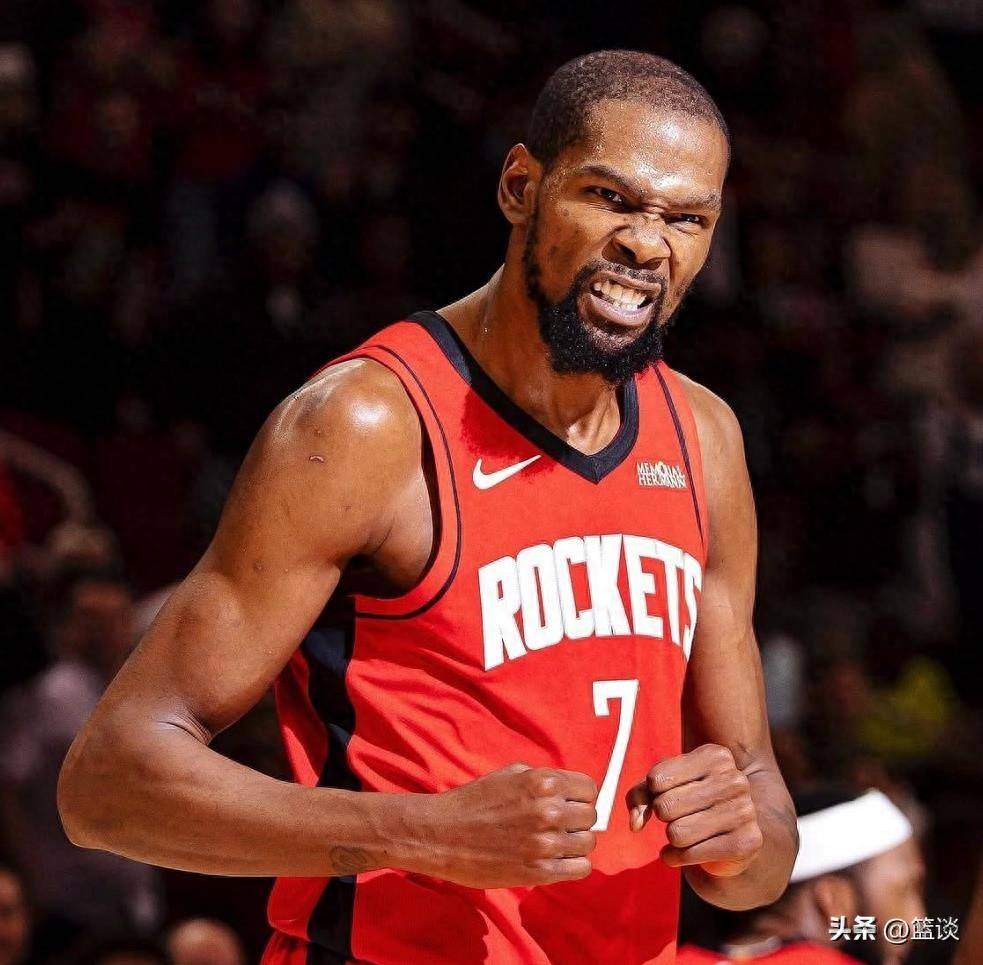 索尔斯克亚拿到了足球史上最漂亮的战术红牌！（索尔斯克亚奉上足坛史上最精彩的战术红牌！）