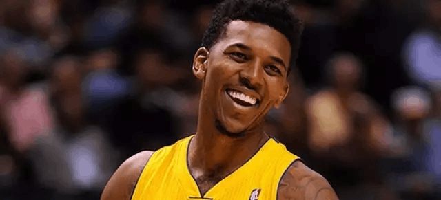 永恒的经典，《伟大的意大利左后卫》黄健翔老师经典解说（《伟大的意大利左后卫》——黄健翔不朽解说名段）